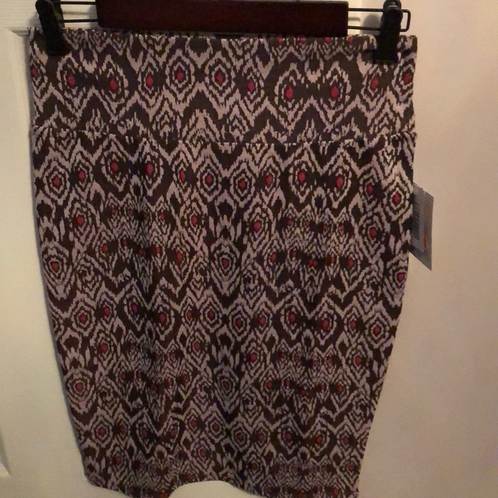 LuLaRoe Cassie skirt sized Small. New with tags.